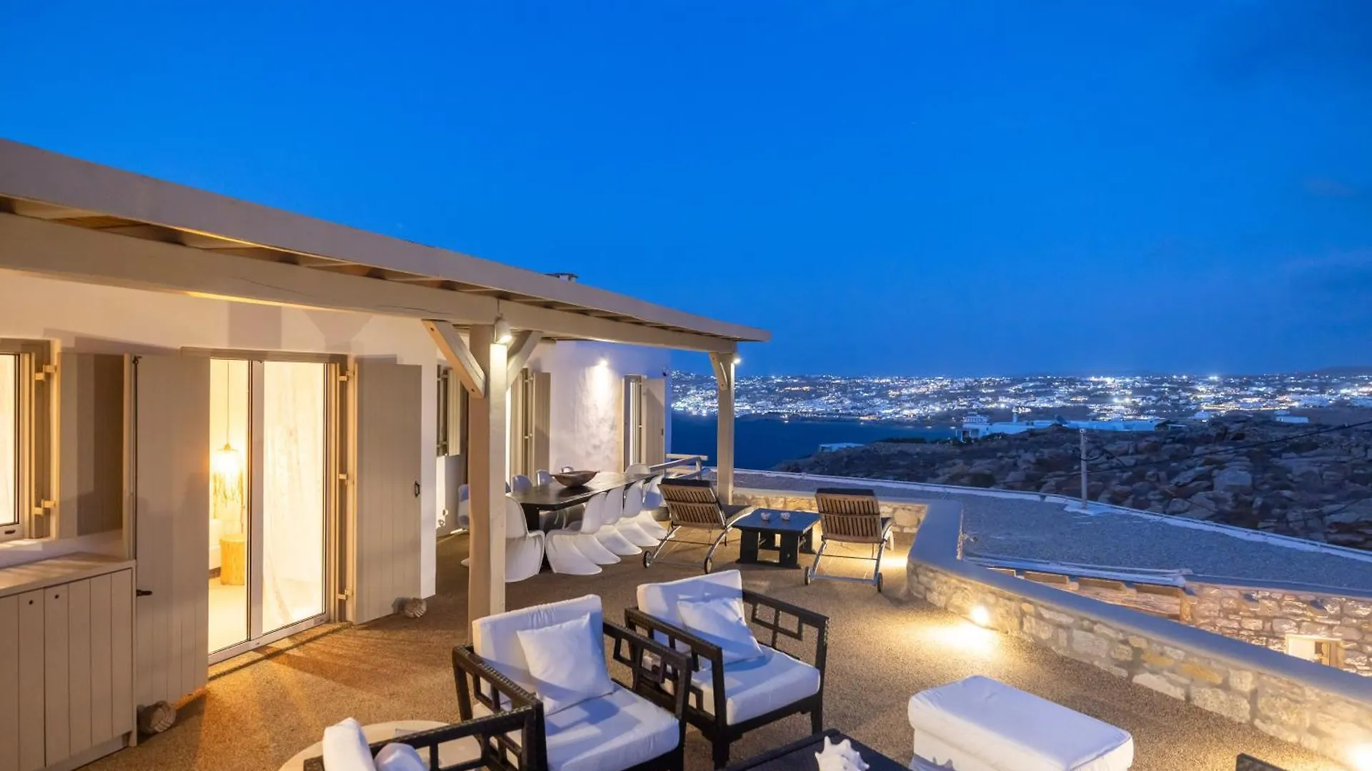Your Mykonos X Whitelist Mykonos Town 0*,  Grækenland