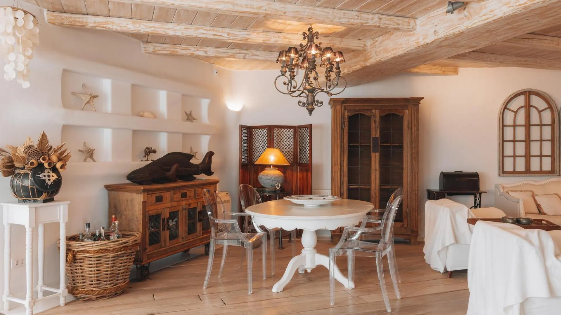 Your Mykonos X Whitelist Mykonos Town Grækenland